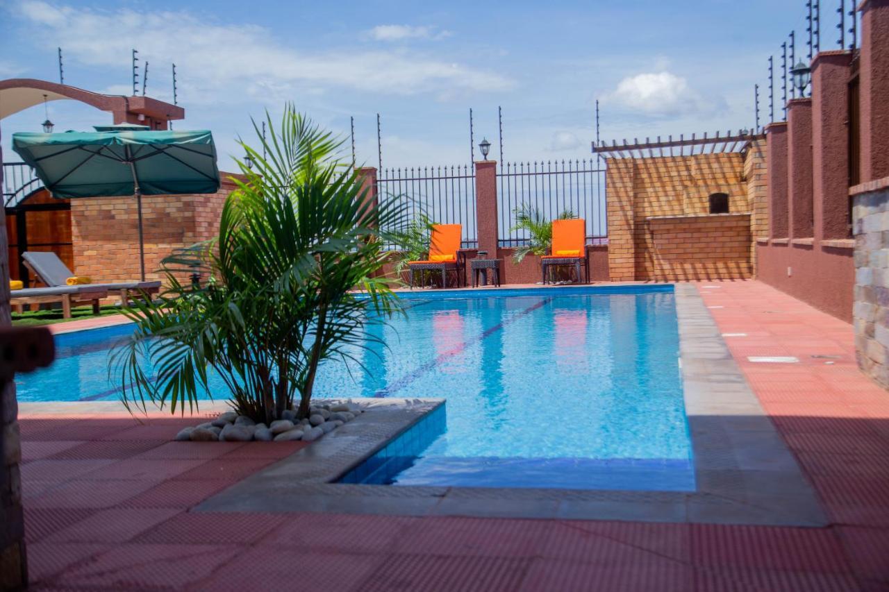 Savannah Suites Lubowa Buitenkant foto
